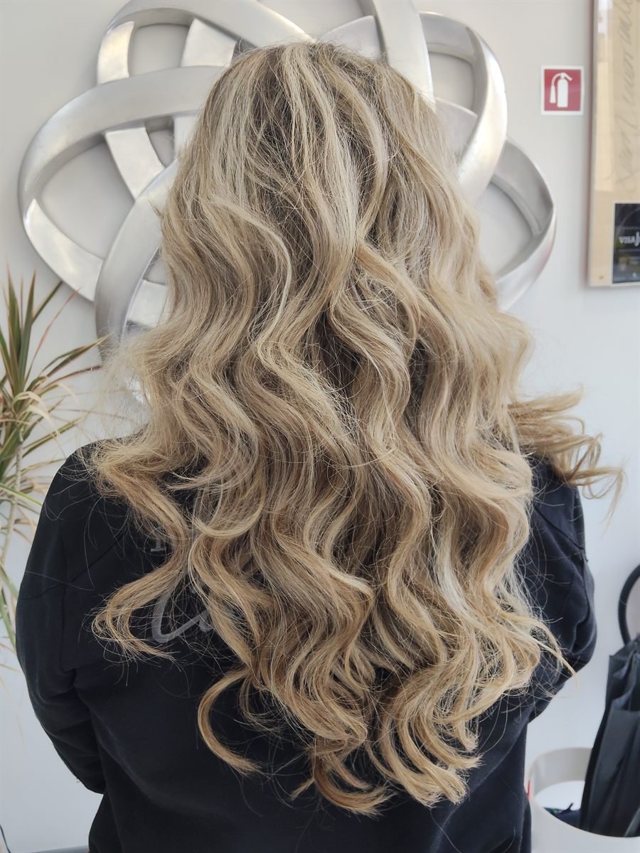 Melena con ondas y mechas en Duetto